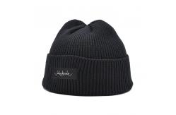 China Unisex 54cm Embroidered Winter Hats Blank Custom Label Cuffed Plain Knitted Beanie supplier