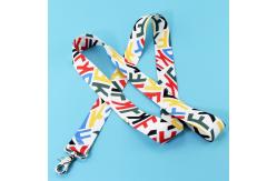 China Multi Functional Running Pet Shoulder Strap Free Hands Retractable Dog Traction Rope supplier
