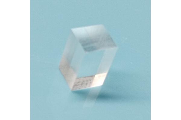 OEM Cutting Machined Quartz Parts 5.5x3.5x3mm Fused Borosilicate Optical Glass