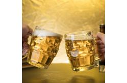 China Large Plastic Custom Drinking Cups Dimple Stein Beer Mugs with Handle 20oz supplier