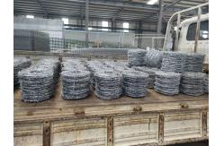 China 10kg 1.2mm Galvanized Razor Barbed Wire For Barb Wire Fence supplier