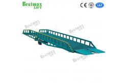 China Blue Hydraulic Container Loading Mobile Yard Ramp 6000Kg Loading Capacity supplier