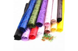 China Recyclable 3D Embossed Nonwoven Valentines Rose Gift Wrapping Paper Roll 58cm supplier