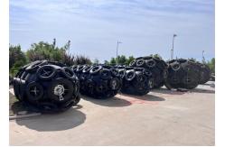 China STS Yokohama Type Pneumatic Rubber Ship Bumper Fender With Chain And Tire Net supplier