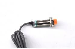 China IP67 Inductive Proximity Switch Waterproof Red LED Detect Sensor Working Status supplier