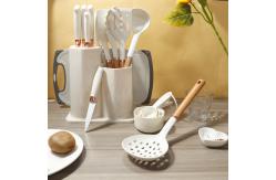 China 17pcs Silicone Cooking Utensils Kitchen Utensil Set Turner Tongs, Spatula, Spoon, Brush, Whisk, Wooden Handle Gadgets supplier