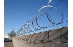 China Welded Razor Wire Mesh Gives A High Security Protective Fence 1m Length supplier