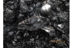China Brittle Solid Coal Tar Bitumen , Crude Coal Tar For High Power Electrodes supplier