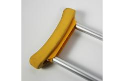 China Multi Size Adjustable Aluminum Axillary Crutch Matte Finish supplier