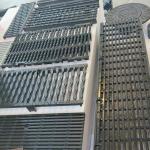 EN 124 Standard Cast Iron Gully Grating Heavy Duty Drain Grate For Road Yard With Frame for sale