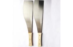 China Short Back Harvesting Wooden Handle Machetes Spring Steel Blacked 2.05mm supplier