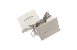 China Customized White Cardboard Gift Box with Ribbon Closure APPAREL Logo Printing Acceptable supplier