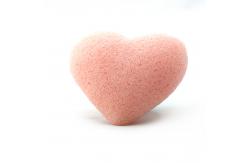 China Heart Shape Pure Konjac Eco Face Sponge For Face Cleaning supplier