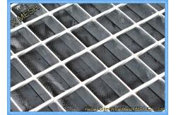 China Heavy - Duty Serrated Welded Steel Bar Grating Step For Walkway Application supplier