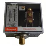 Honeywell L404F1102/U Auto Recycle Pressuretrol, -35 Degree - 150 Degree F Temperature Range, 10-150 psi Pressure Range for sale