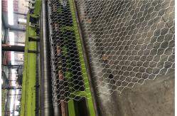China Galvanized Wire Mesh Hexagonal Gabion Box With 2.7-3.0mm Wire Diameter supplier