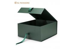 China Stylish Magnetic Folding Gift Packaging Boxes With Lid for Printing Handling supplier