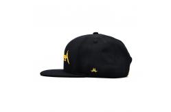 China Custom Flat Brim Snapback Hats Embroidery Flat Bill Baseball Cap supplier