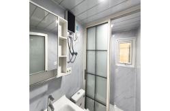 China Wind Rasistance Prefabricated 20ft Expandable Container Home With Balcony supplier