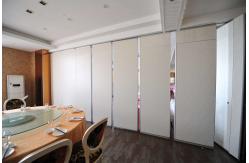 China Hotel Movable Folding Partition Walls With Aluminum Trolley And Ceiling Tracks supplier