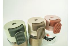 China Customizable Plastic Spice Jar Lid Refillable For Kitchen / Picnic Use supplier