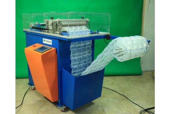 Air cushion making machine