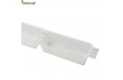 China Apiculture Honey Bee Feeder Strengthen Beekeeping Beehive Entrance Plastic Bee Feeder supplier