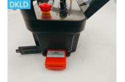 China Dual Sided Buckle Battery Bidirectional Feedback Mode Industrial Wireless Remote Control supplier
