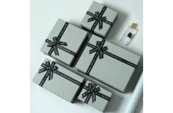 China Cardboard Present Boxes Sturdy Luxury Gift Boxes With Lids For Graduation Celebration supplier