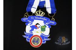 China Durable Custom Insert Medals , Crown Awards Medals Antique Silver Plating supplier