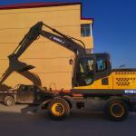 Small Bucket Wheeled Mini Excavator Hydraulic Control Earth Moving Machine