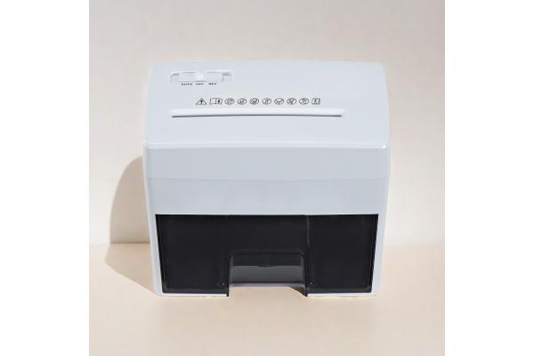 2.4L capacity Desktop Micro Cut Shredder With Reverse Function