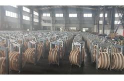 China Transmission Line Conductor Stringing Blocks 30 60 100KN With MC Nylon Wheels supplier