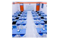 China Chemical Lab Room Furniture Versatile Design with Drawers and Shelves supplier