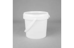 China UV Rust Resistant Plastic Paint Bucket with Pouring Spout supplier