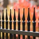 Customized Aluminum Horizontal Slat Fence Yard Pool Fence 3 Rails for sale