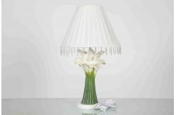 China Country Cabins Classic Home Table Lamps With Hanging Crystal Flower Shape supplier