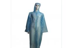 China Soft PE Material Disposable Plastic Gowns For Water / Oil / Blood Prevention supplier