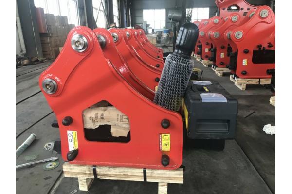 135mm Chisel Hydraulic Concrete Breaker For 20Tons Excavator 1 Year Warranty