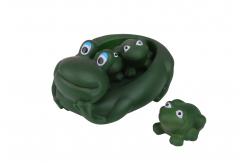 China Bathtub Fun Toy Squeezing Rubber Ducks With 3 Baby Ducks EN71 Certification supplier