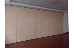 China Sliding Aluminium Acoustic Partition Walls Hotel Soundproof Folding Operable Partitions supplier