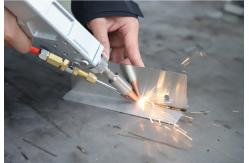 China 50KHZ Handheld Laser Welding Machine For Metal 1kw 1.5kw 2kw supplier