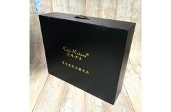 China Black Debossed 450gsm CCNB Corrugated Cardboard Boxes With Handle supplier