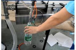 China High Accurate Semi Automatic Bottling Machine Precise Check Valve supplier