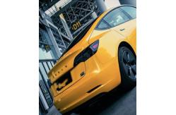 China Metallic Maple Leaf Yellow Gloss Car Vinyl Wrap Keep Paint Away From Scratches supplier