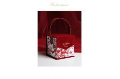 China Rectangular Rigid Packaging Box With Handle And Magnetic Closure For Gift supplier