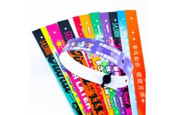 China Custom PVC Wristbands with Logo Waterproof for Events supplier