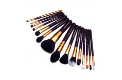 China Skin Friendly Essential Makeup Brushes Set OEM Short Shader Brush supplier