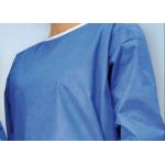 Non Woven Disposable Protective Suit Breathable Surgical Disposable Gown Isolates Germs for sale