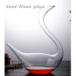 1800ml Glass Wine Decanter Handmade Lead Free Crystal Material Swan Shaped